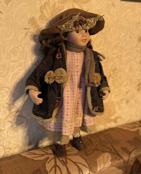 Лялька сувенірна  40 см