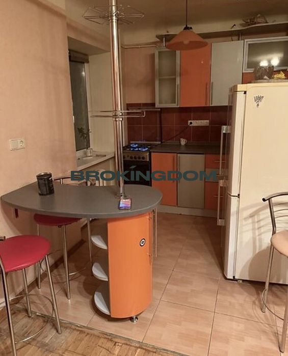 2 кім. кв. вул. Михаила Бойчука 13.Печерськ