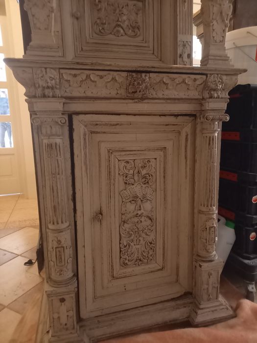 Słupek renesansowy malowany przecierany