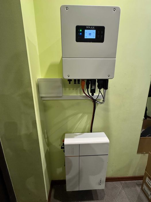 Монтаж систем безперебійного живлення SOLAX для вашої оселі та бізнесу