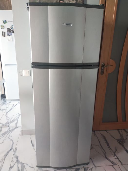 Продам Холодильник whirlpool самовывоз