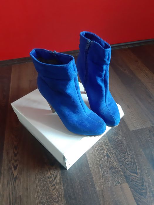 Botki damskie nowe 40