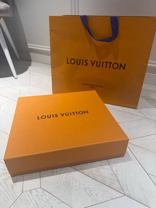 Оригінальна коробка з мішечком і пакетом louis vuitton