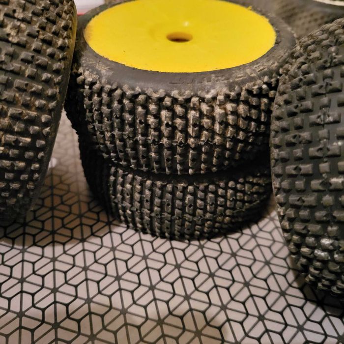 Vendo pneus RC várias marcas (PROLINE, AKA, Kyosho, Mugen, Associated)