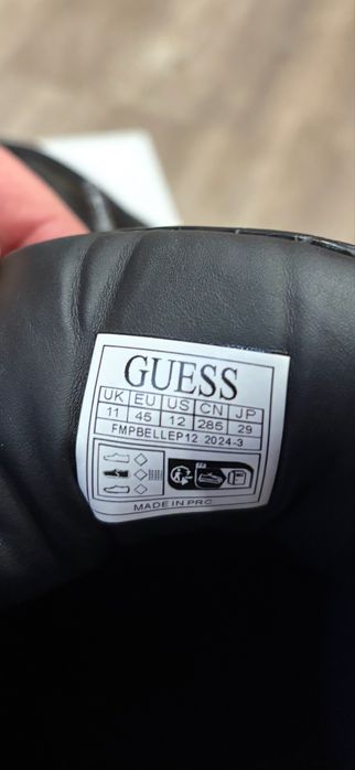 Чоловічі кросівки GUESS