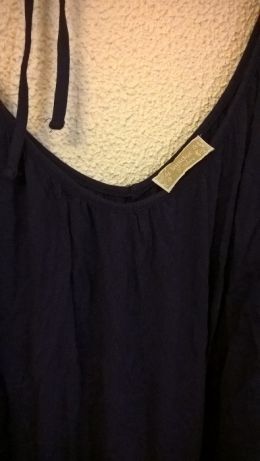 Blusa de desporto da Reebok,túnica da Lanidor e camiseiros