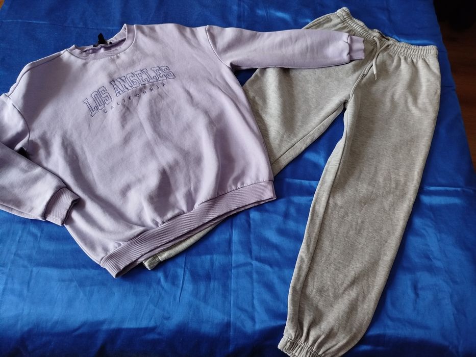 Спортивні комплекти жіночі