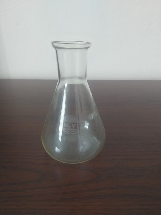 Laboratoryjne naczynie 0,2 l.