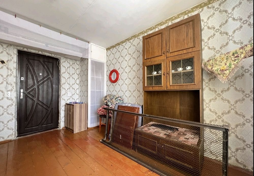 Здається кімната в гуртожитку