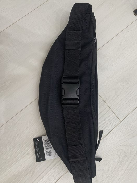 Оригінальна поясна сумка Nike