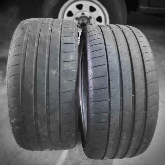 Vendo 2 pneus Bridgestone 255/35/r20