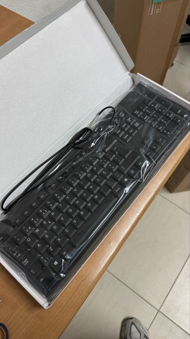 Monitores 20" + Teclado
