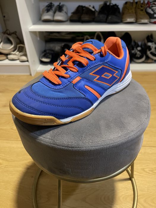 Sapatilha Lotto azul e laranja