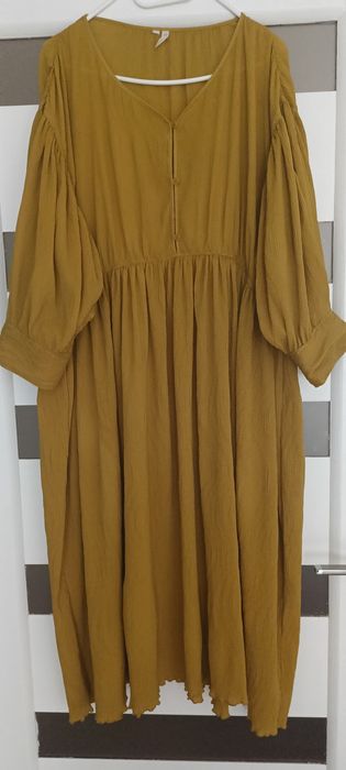 Сукня гірчичного кольору