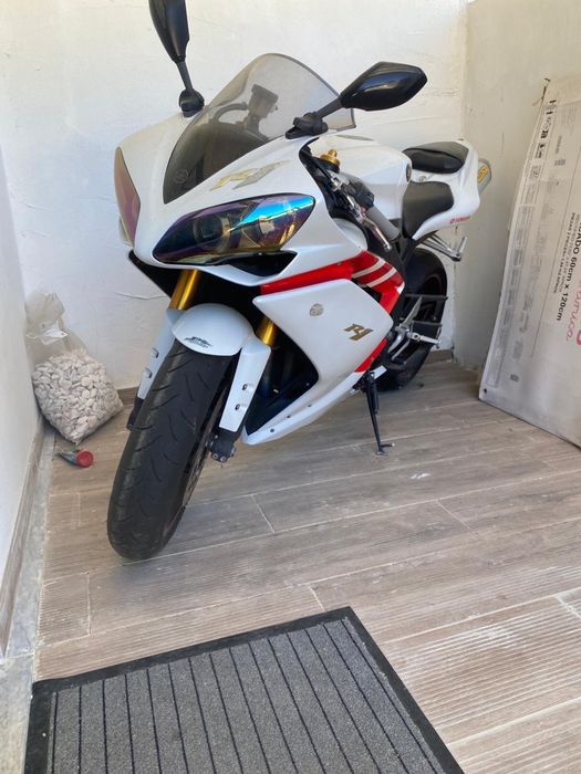 Moto yamaha modelo:R1
