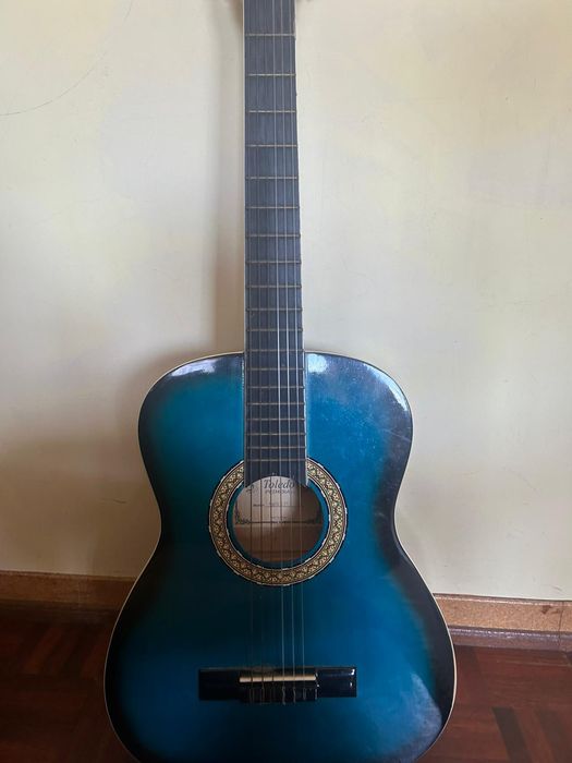 Guitarra clássica  azul
