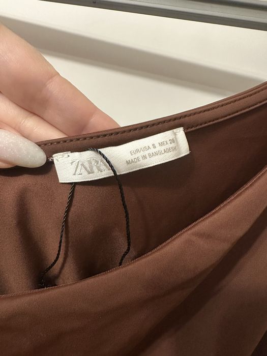 Сукня Zara коричнева на одне плече з розрізом, розмір S