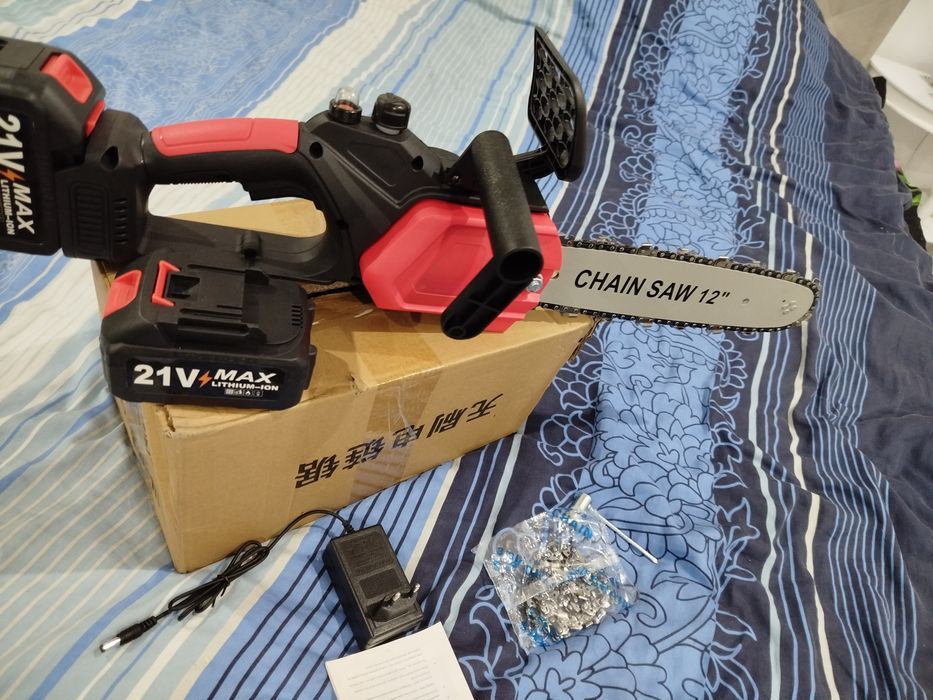 Nowa piła łańcuchowa akumulatorowa