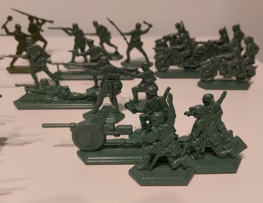 Żołnierzyki 1:48 - piechota radziecka i niemiecka (WW2)