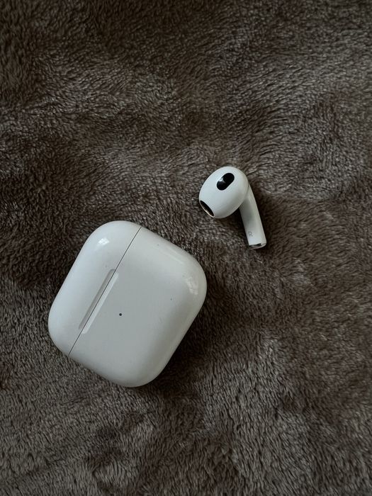Навушник правий AirPods 3 з кейсом