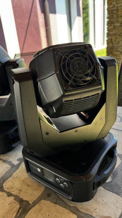 Showtec Phantom 65 głowice ruchome