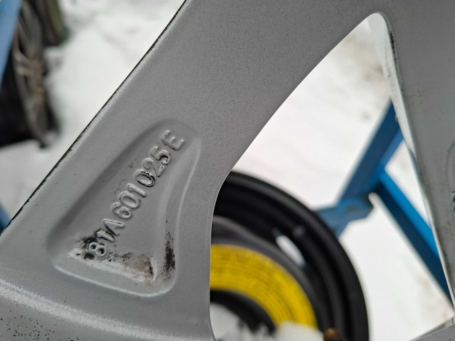 Оригінальні диски Ауді  5/112 R18 7J ET45 Audi 81A 601 025E .