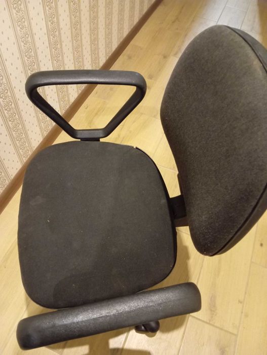 Продам компютерное кресло