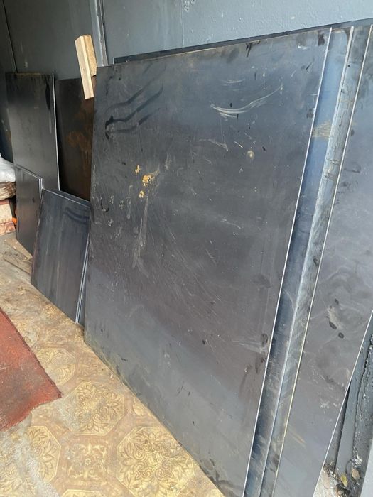 Листы метала, разных размеров (холоднокатаные, гарячекатаные).