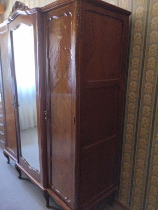 Guarda vestidos antigo