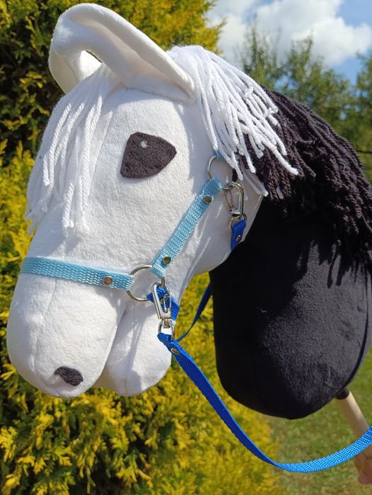 Czarny konik hobby horse