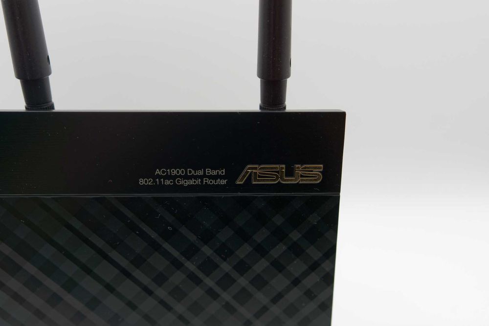 Router ASUS RT-AC68U - 1900Mb/s a/b/g/n/ac, USB, AiMesh, 3G/4G