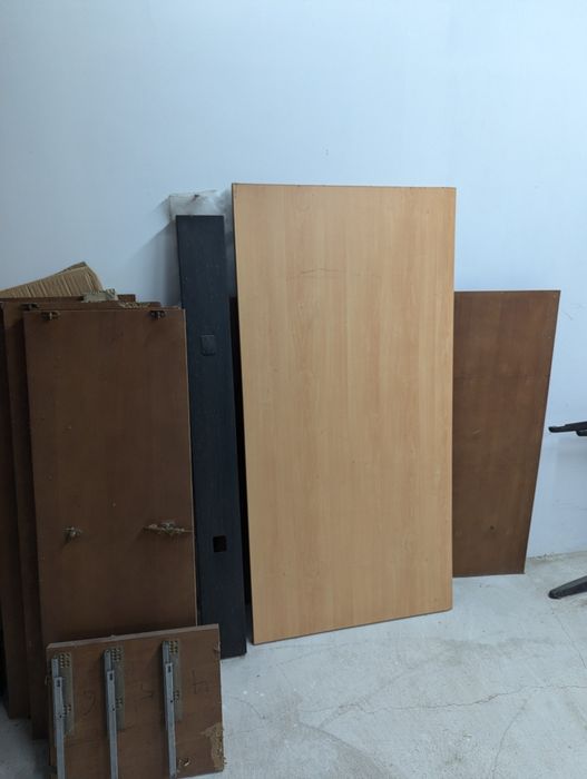 Moveis usados e com possibilidade de serem reparados para nova vida.