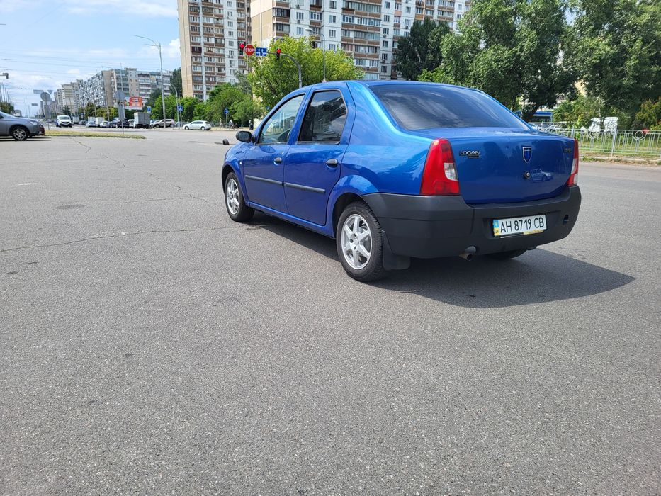 Продам дачія логан один власник з салону