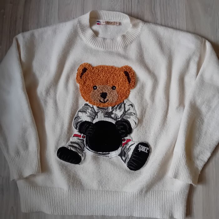 Sweter ciepły z misiem