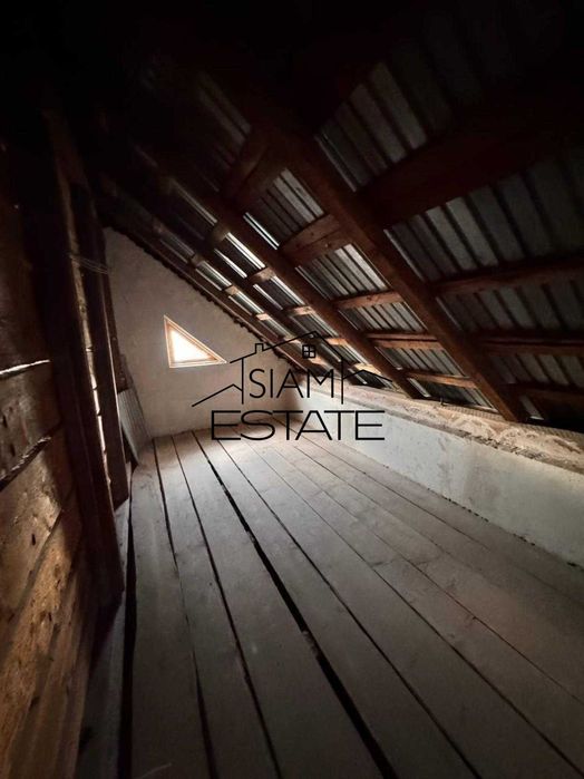 Продається малий житловий будинок з новим недобудованим будинком