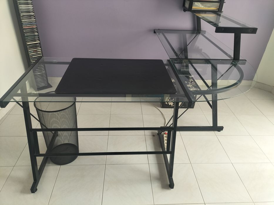 Secretária em vidro