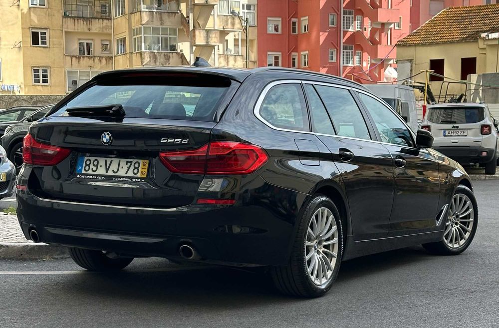 BMW 525 d Line Luxury Auto | Apple Carplay | Interior em Pele Cognac