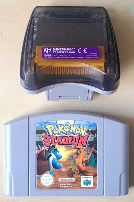Pokémon Stadium (N64 PAL) + Transfer Pak + Pokémon Yellow + Manuais (Internacional & Português)