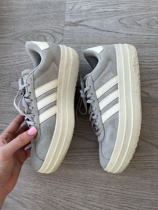 Adidas кросввки