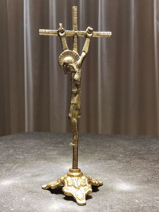 Mosiężny zestaw kolędowy: krzyż i dwa lichtarze - odlew, VINTAGE