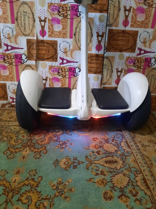 Продам гирескутер нинебот