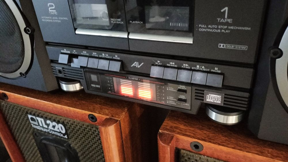 Radiomagnetofon CD Sharp CD-X100