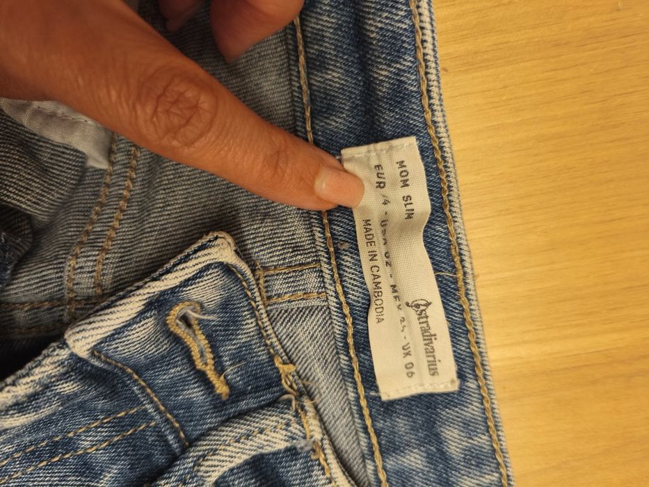 Calças de ganga Stradivarius Tam34 Mom Slim