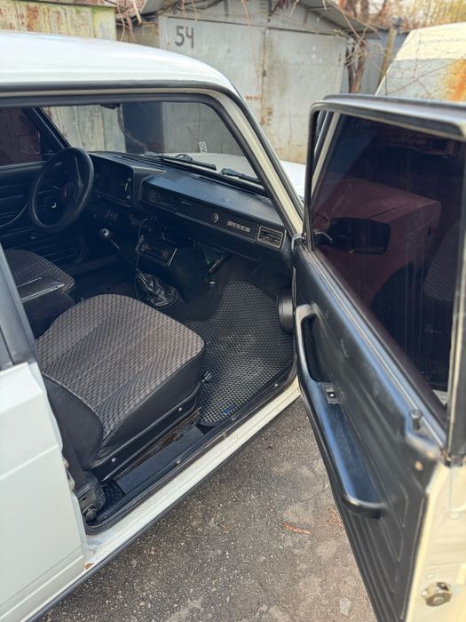 Продам ваз 2105,карбюратор,2002 год