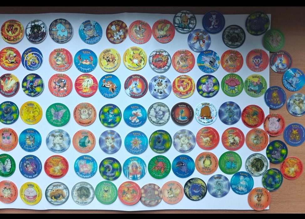 Na sprzedaż dodatki z chipsów lays tazo goool