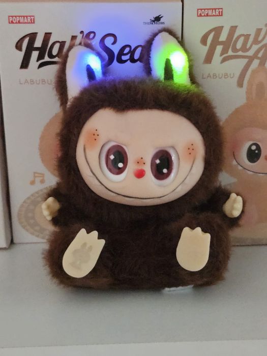 Grające Labubu świeci gra i śpiewa monster