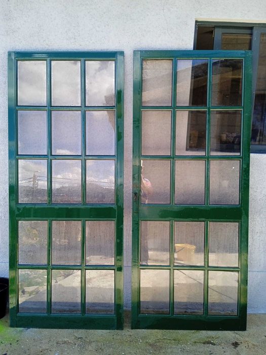 Vendo portal e janelas aluminio usadas em ótimo estado