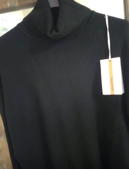 Dwa nowe golfy czarny + czerwony.