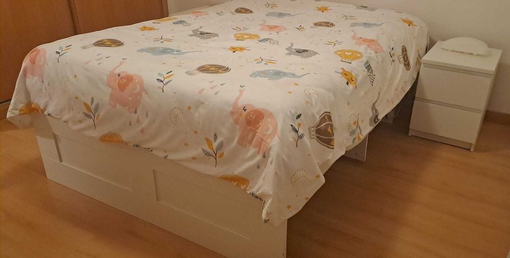Cama para venda (Branca) - sem colchão