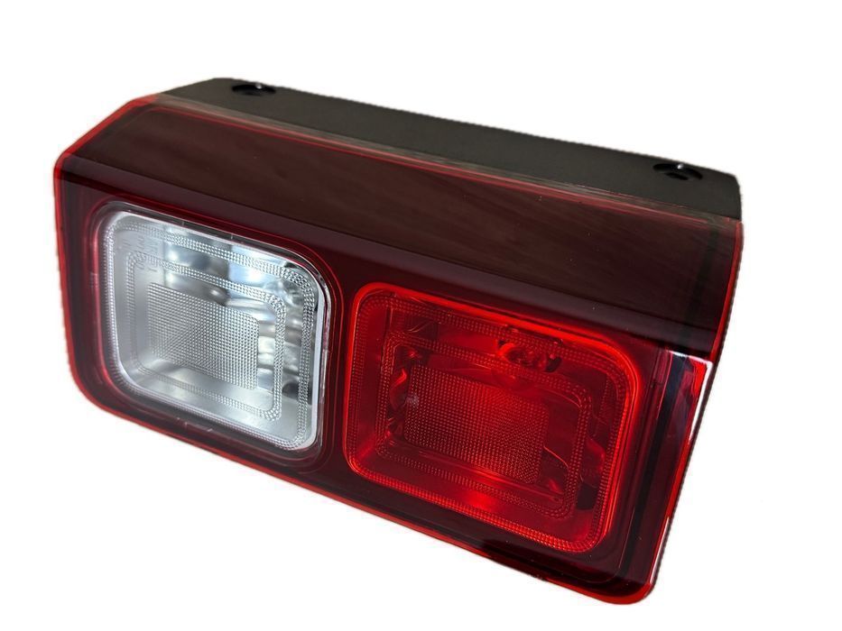 Lampa tylna tył dolna prawa Renault Trafic Opel Vivaro NV300 Talento